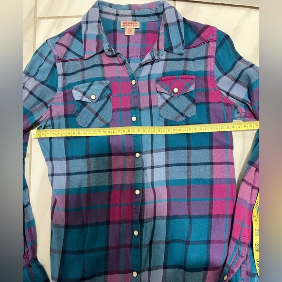 - Pullover Flannel size Small - Picture 8 of 10